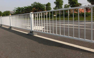 道路中間(jiān)護蘭 道(dào)路中間護蘭(lán)